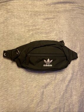 Adidas Waist Bag Fanny Pack Black White Excellent Condition